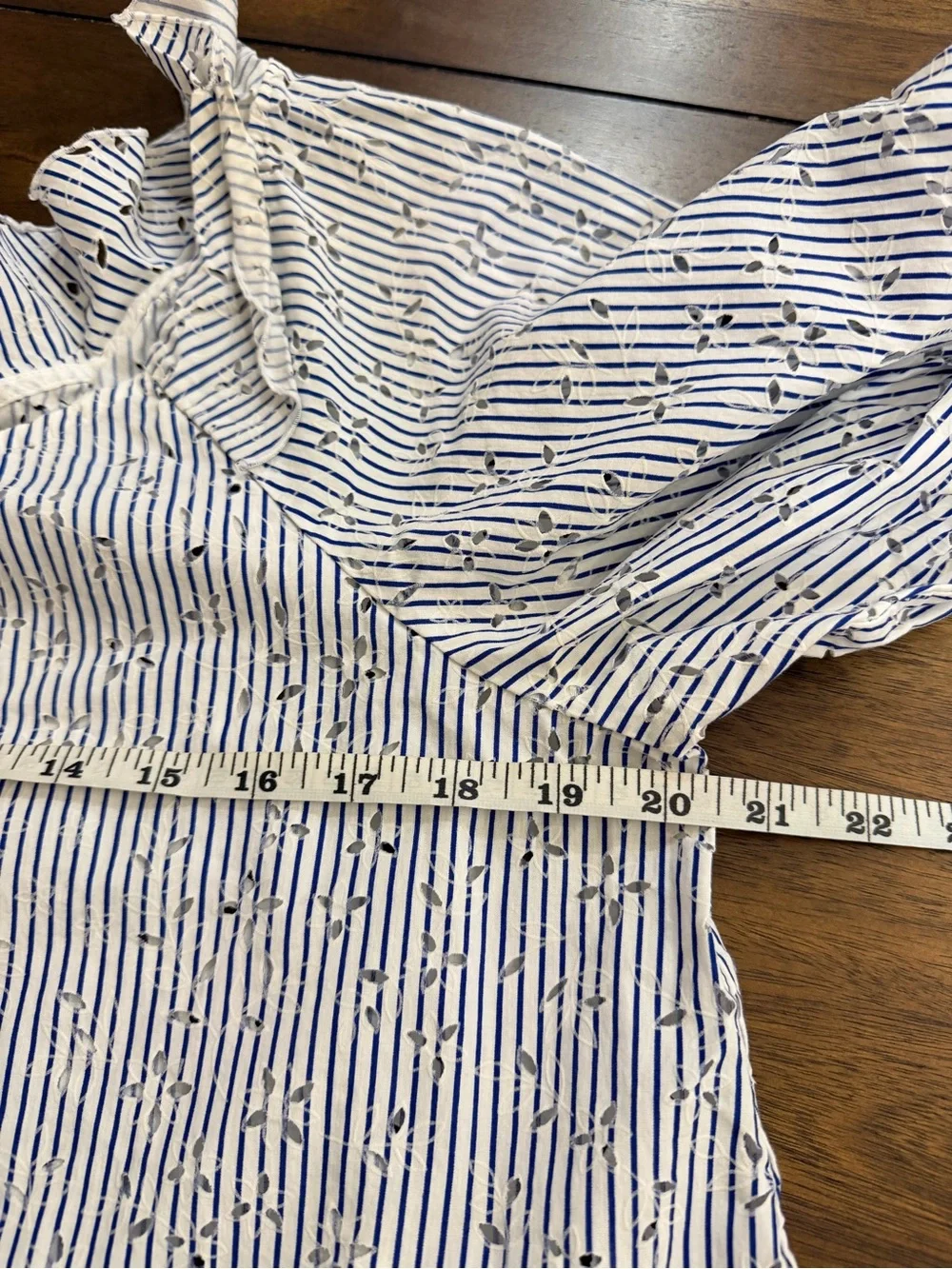 Zara Basic Blue White Striped Eyelet Cutwork Crop Top Puff Sleeve Size Medium